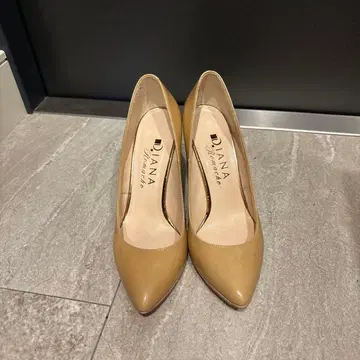 DIANA 다이애나 스틸레토 펌프스 베이지 22cm 새상품급
