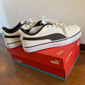 새상품 PUMA 푸마 스니커즈 화이트 23.5