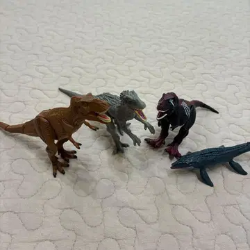 아니아 공룡 피규어