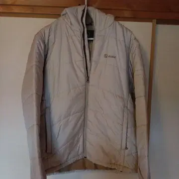 AIGLE 후드 부착 다운 자켓 M 베이지