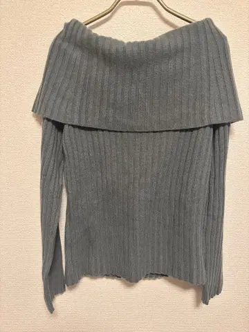 [새상품급] 100% 캐시미어 Theory 그레이 오프숄더 스웨터 S