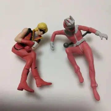 데스크탑에 샤아가 오는 피규어