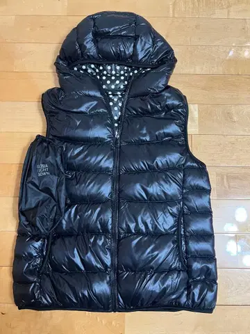 UNIQLO XL 블랙 다운 베스트