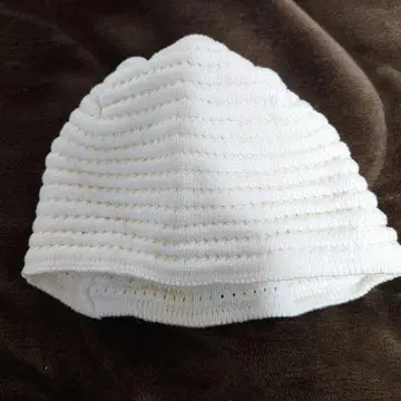 Giorgio Armani 화이트 니트 모자