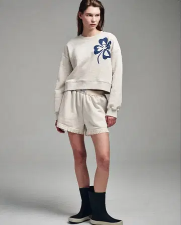 마르디메크르디 * 새상품 클로버 맨투맨