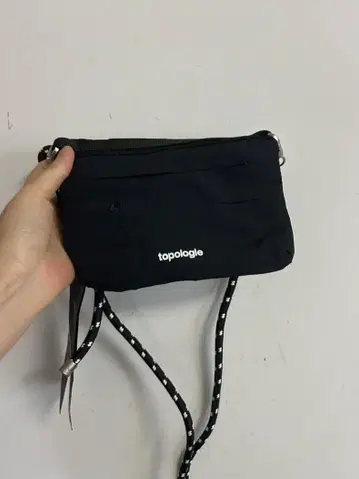 topologie 블랙 숄더백