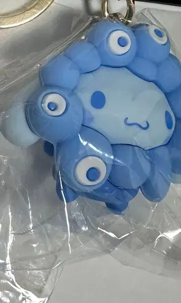 오사카 간사이 만박 미야쿠미야쿠 변신 마스코트 시나모롤 산리오 최애 컬러