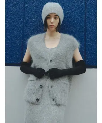 MIESROHE 미스 로에 샤기 니트 모자