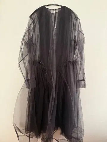 치카 키사다 튤 원피스