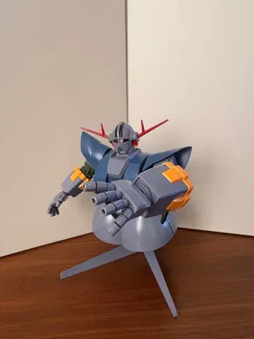 조립 완료 건담 프라모델 HG 지옹