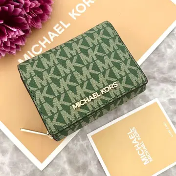 한정 컬러 새상품 MICHAEL KORS 마이클코어스 접이식 지갑 그린