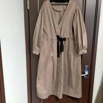 mystic 베이지 V넥 롱 코트 허리 리본