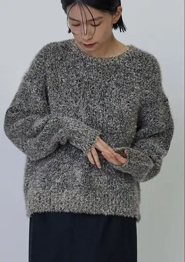 [ 새상품 택 없음 ] 프리미어 아론디스몽 라메 샤기 니트 풀오버