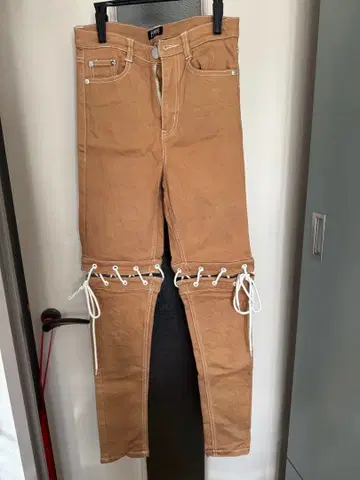 PAMEO POSE 파메오 포즈 베이지 스키니 팬츠 레이스업