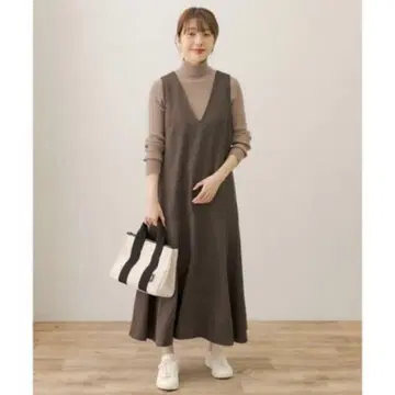 어반 리서치 서니 라벨 울 라이크 로우 플레어 원피스