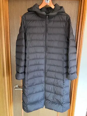 하자 있음 유니클로 울트라 라이트 다운 후데트 롱 코트 블랙 XL