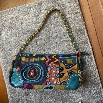 Think Bee! 비즈 장식 핸드백