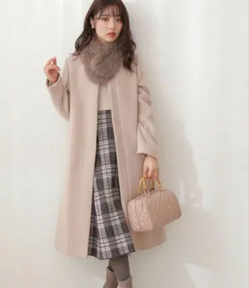 새상품급 프로포션 코트 베이지 퍼 포함