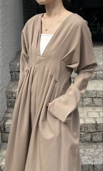 [새상품급] 카프리슈레마쥬 베이지 허리턱 원피스