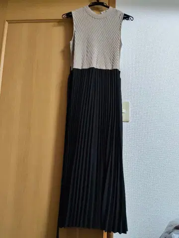 슬리브리스 롱 원피스 베이지 블랙 F