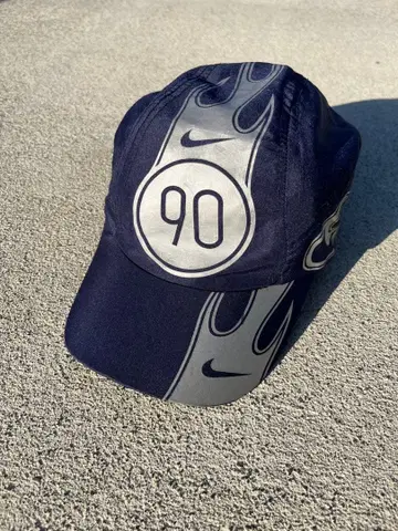 초레어 ] Nike 프레임 프린트 total90