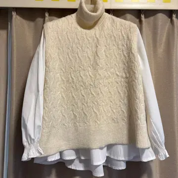 목적 없는 터틀넥 니트 베스트 아이보리