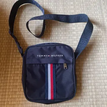 TOMMY HILFIGER 네이비 숄더백