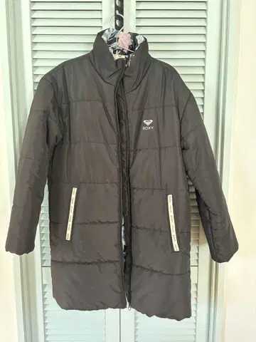 ROXY 블랙 다운 자켓