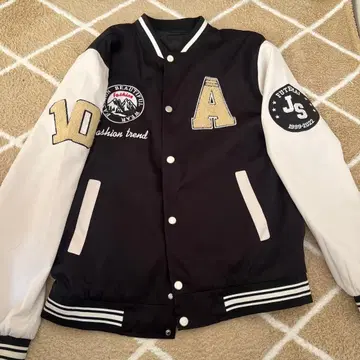 바시티 자켓 M 사이즈 블랙/화이트 자수