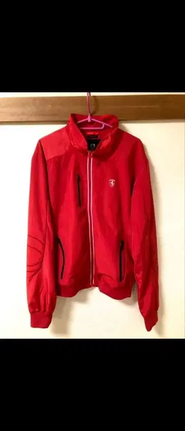 페라리 빨간색 자켓 M 사이즈