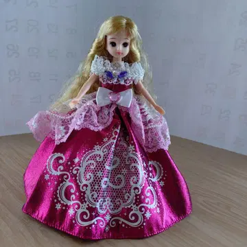 핑크 드레스의 리카짱 인형 본체