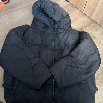 ZARA 블랙 다운 자켓