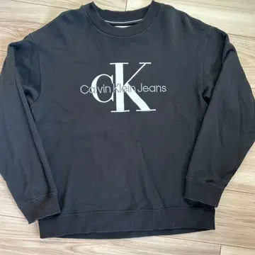 캘빈클라인 맨투맨 S