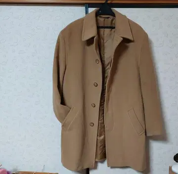 체스터 코트 베이지 울 100% M~L 사이즈 몇 번 착용