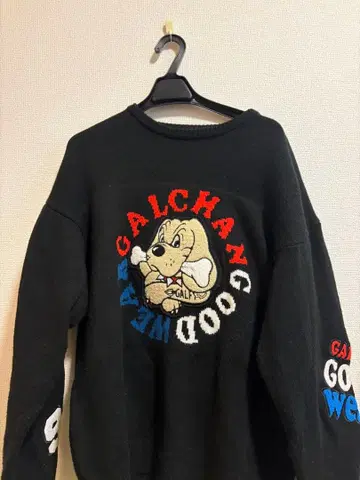 Galfy 자수 디자인 블랙 스웨터