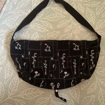 미나 페르호넨 바디백 소 정원 패치워크 블랙