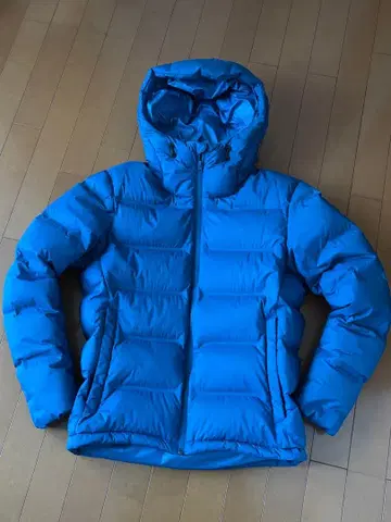 새상품급 UNIQLO 심리스 다운