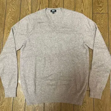UNIQLO 울 100% 베이지 V넥 스웨터 M 새상품급