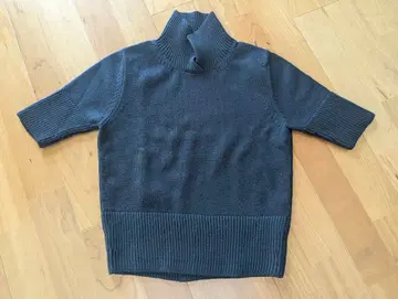 Cruciani 네이비 카라 부착 니트 사이즈 38