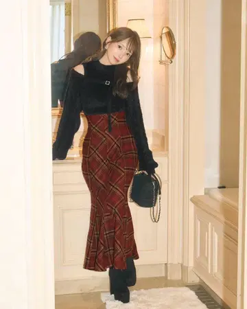 새상품 미셸 마카롱 클래시컬 체크 롱 머메이드 스커트