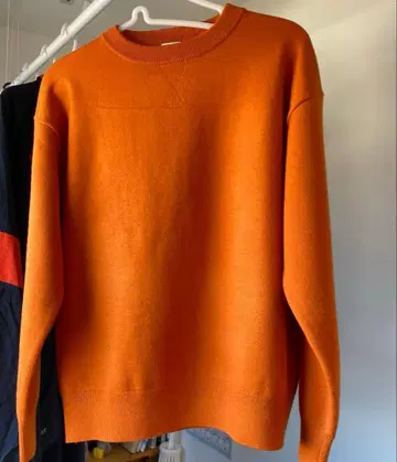 어반 리서치 Doors 오렌지 스웨터