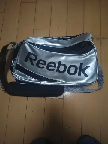 Reebok 에나멜 백