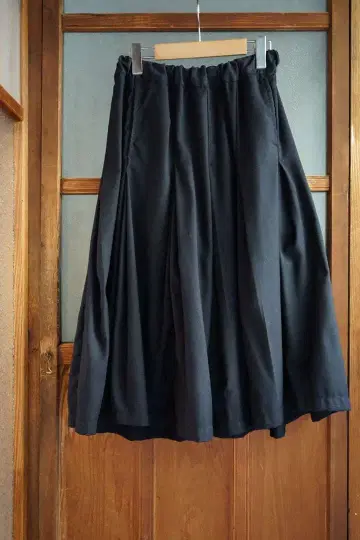 메르시보쿠 플레어 스커트 네이비