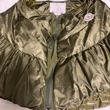 MONCLER 올리브 그린 다운 판초