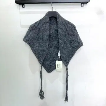 새상품 nanushka 나누슈카 니트 스톨 헝가리 브랜드 어깨걸이