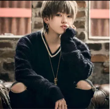 163byAKI 블랙 V넥 스웨터 M