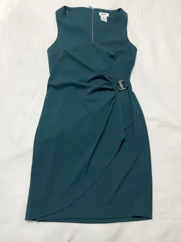 DKNY 다크 그린 슬리브리스 랩 드레이프 원피스