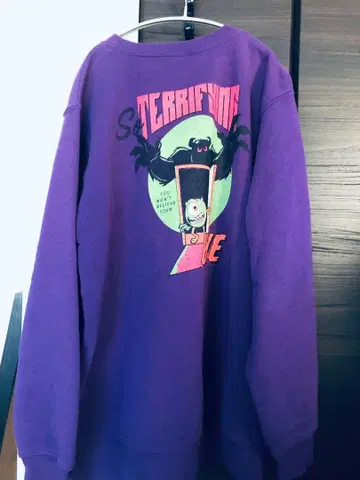 몬스터 주식회사 시마무라 보라색 그래픽 맨투맨