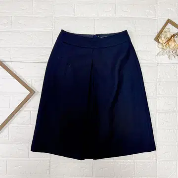 NATURAL BEAUTY BASIC 무릎 기장 플레어 스커트 네이비