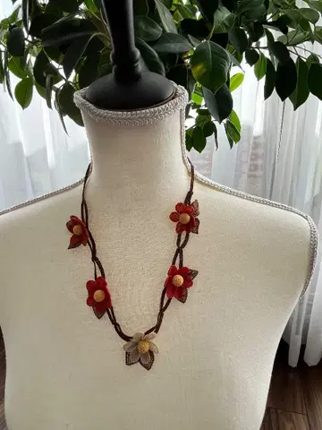 터키 이네오야 꽃 모티브 목걸이